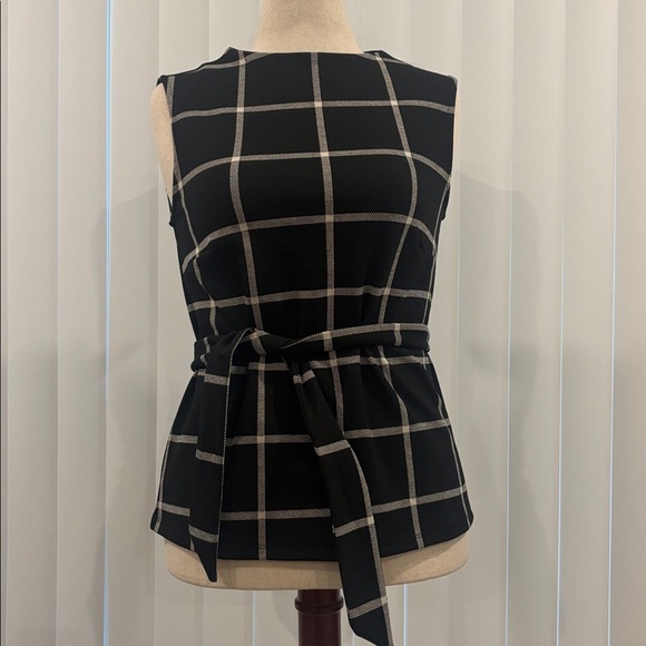 Tops - Ann Taylor factory black and white tie top size small nwt